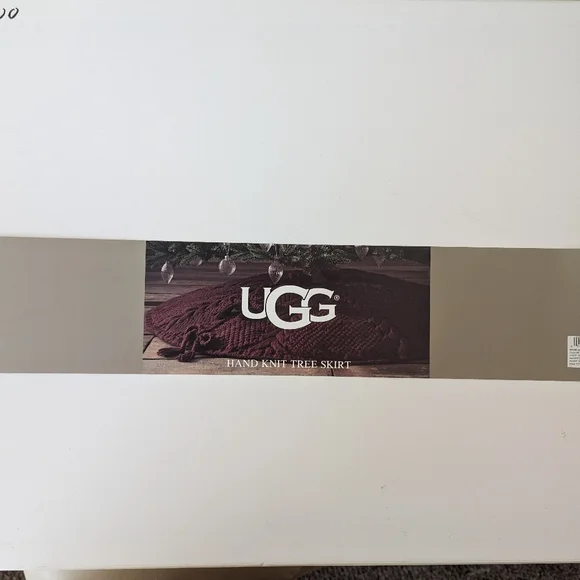 UGG Christmas Tree Skirt - Picture 2 of 3